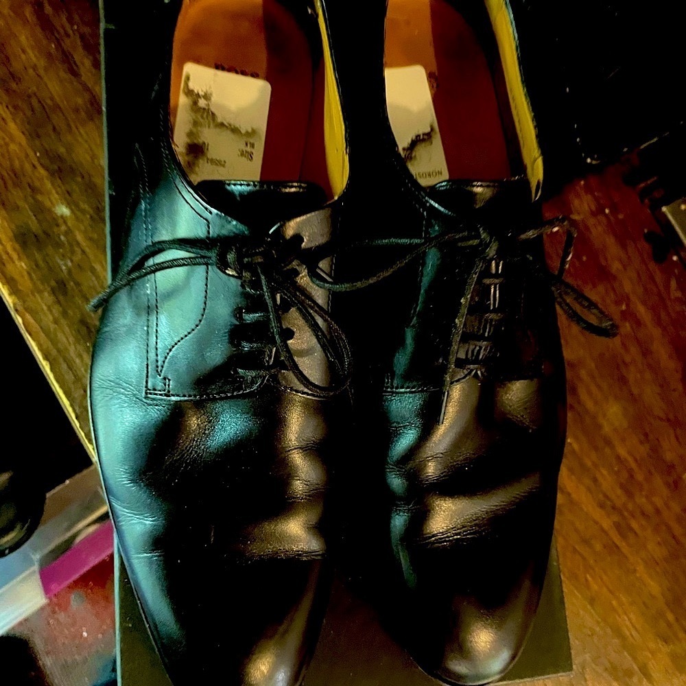 Men’s original Hugo Boss Black Oxford  Dress Shoes size 10.5